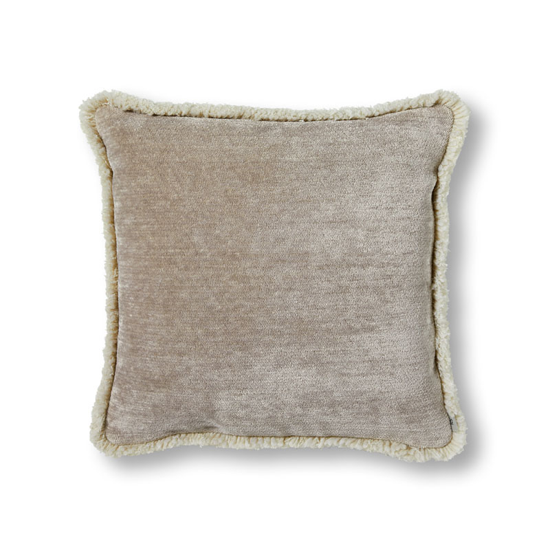Ari chenille pute i buzzeling beige fra kiutty Sablu