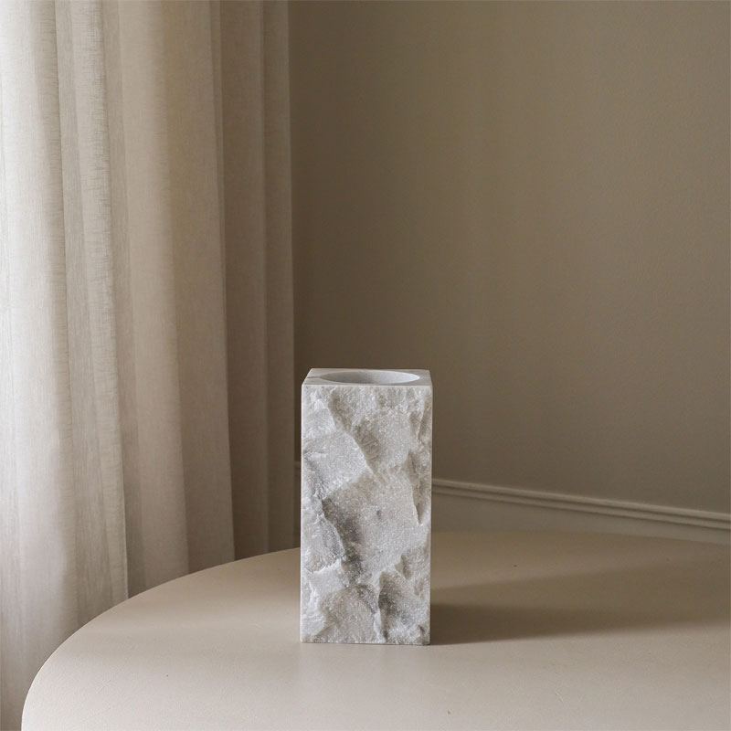 lare Carrara white marble edge vase fra botane