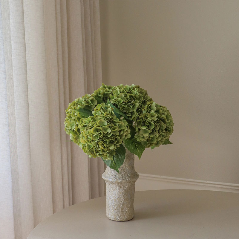 Moss green hydrangea bukett fra botane