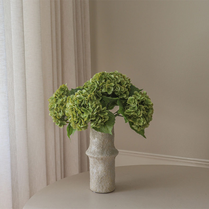 Moss green hydrangea bukett fra botane