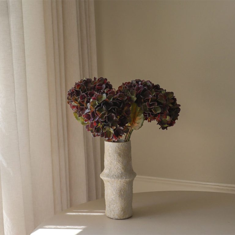 Muted purple hydrangea bukett fra botane