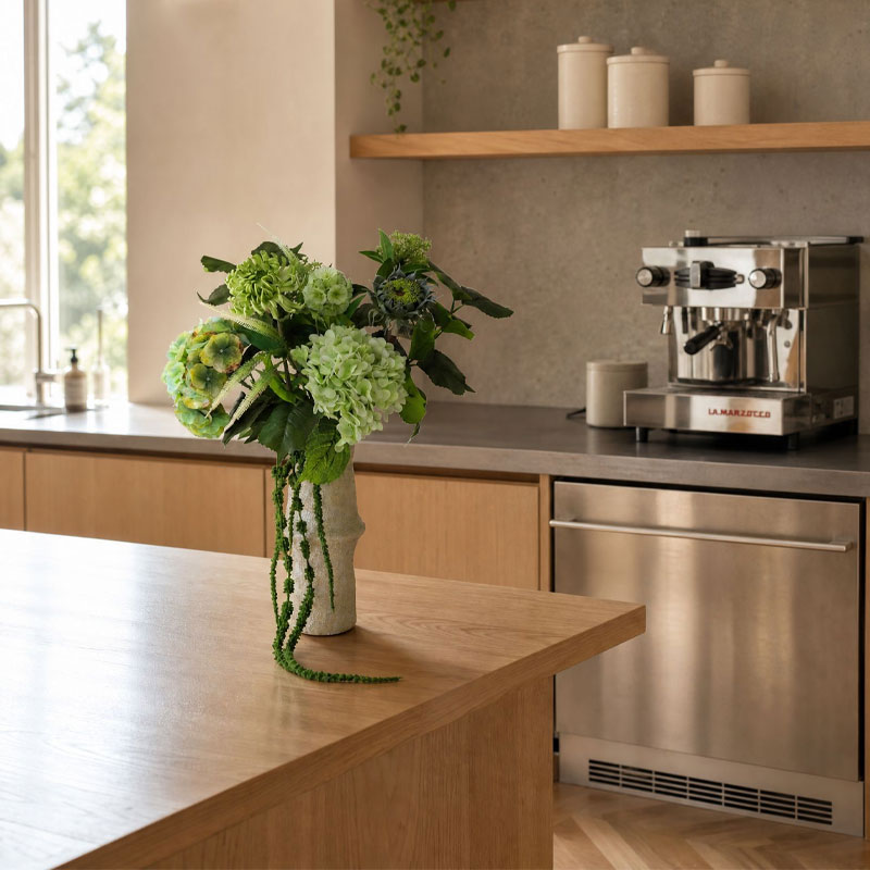 Sage green garden bukett fra botane