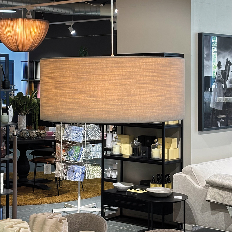 Emma-taklampe-i-Babel-Arena-tekstil-Ø50-cm-Flavia-Et-Hjem-pendel-taklampe-bilde-fra-butikken-2