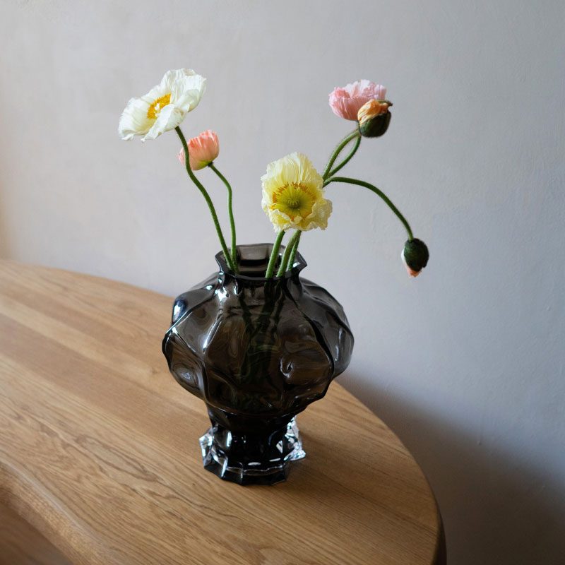 Ammonit large vase I new smoke fra Hein Studio