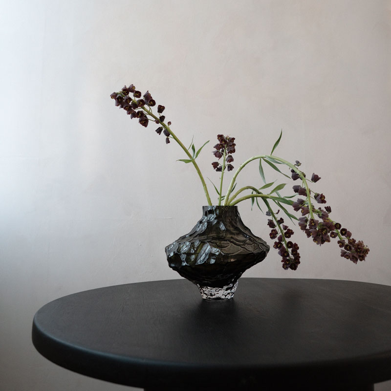 Canyon vase smoke fra hein studio