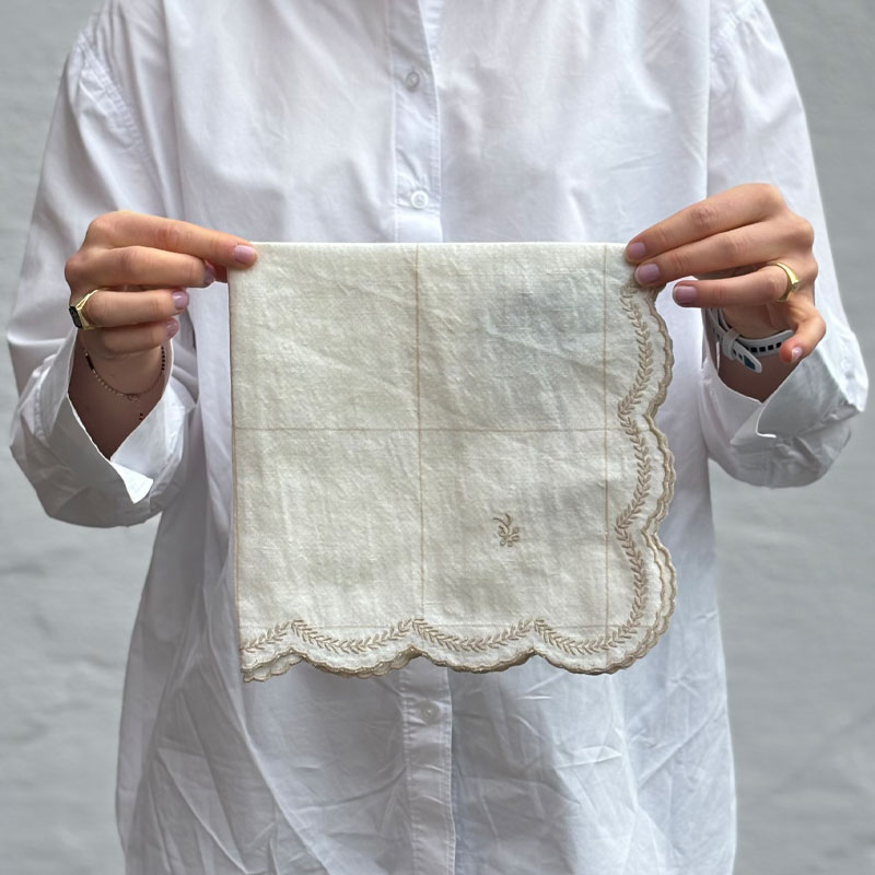 Embroidery serviett fra byTiMo