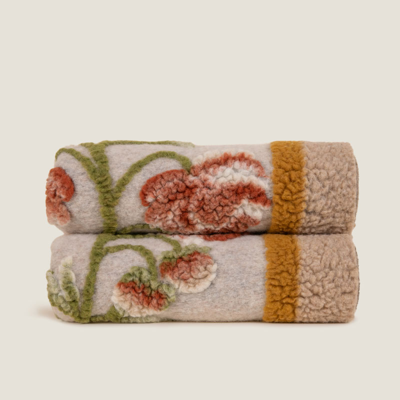 Landscape peony ullpledd fra Frati Home