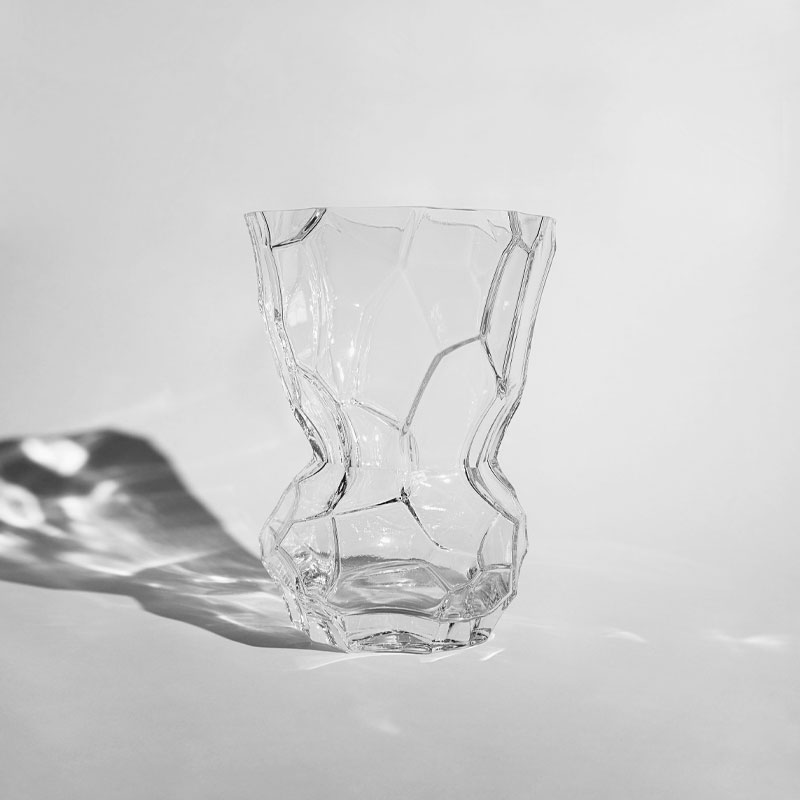 Reflection vase I klart glass fra hein studio