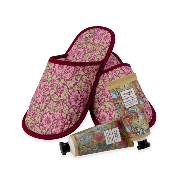 Slippers-med-kroppssåpe-og-kroppskrem-william-morris-et-hjem-gjestesett-gavesett