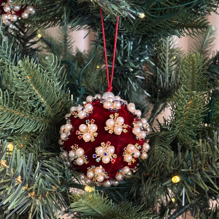 julekule rød med perler fra edg